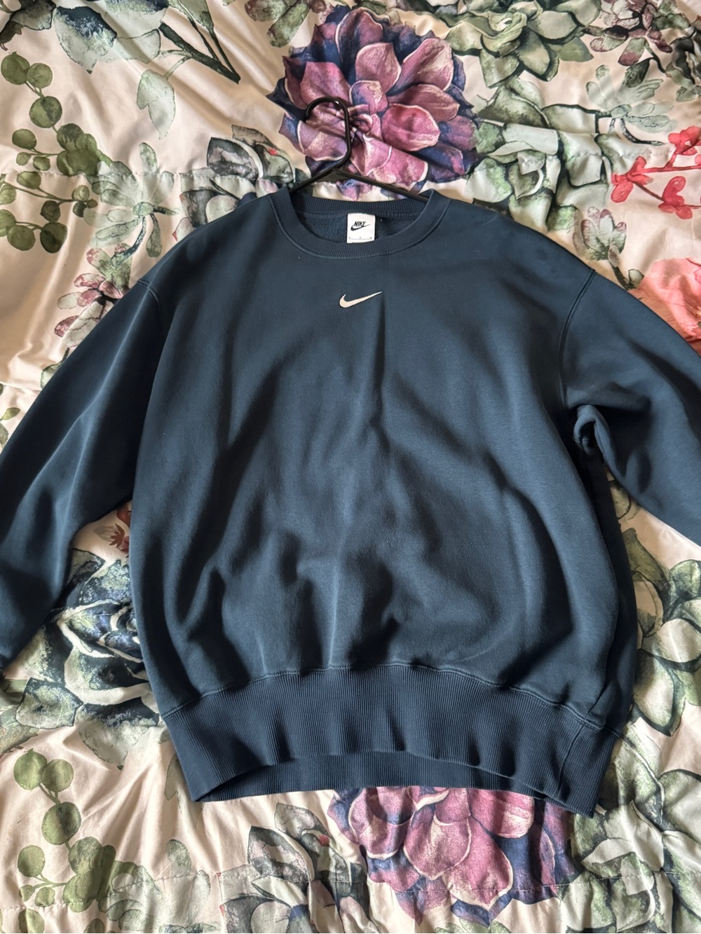 Nike Men's Dark Navy Crewneck Sweatshirt with White Swoosh